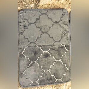 Gray Bath Mat Set